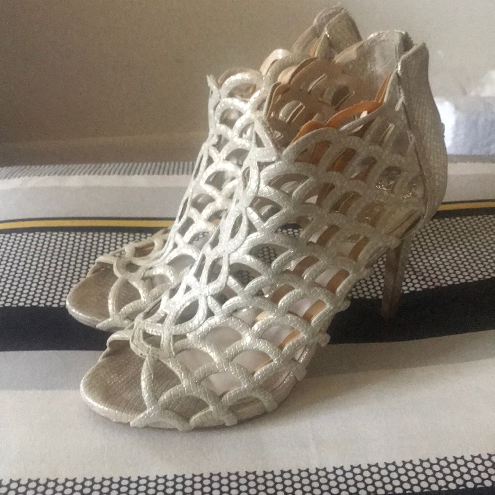 Vince Camuto heels size 7 1/2